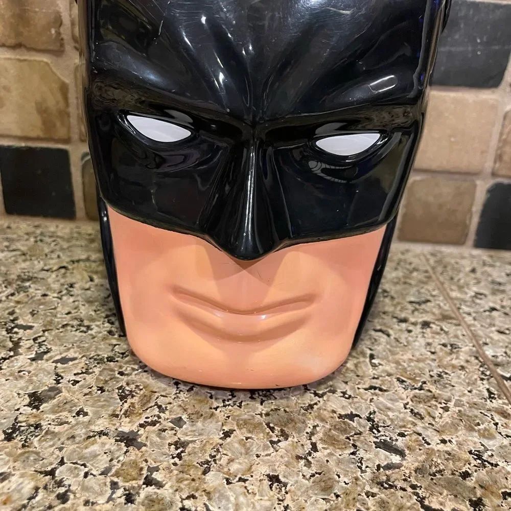 Batman Easter Pail - Picture 4 of 13